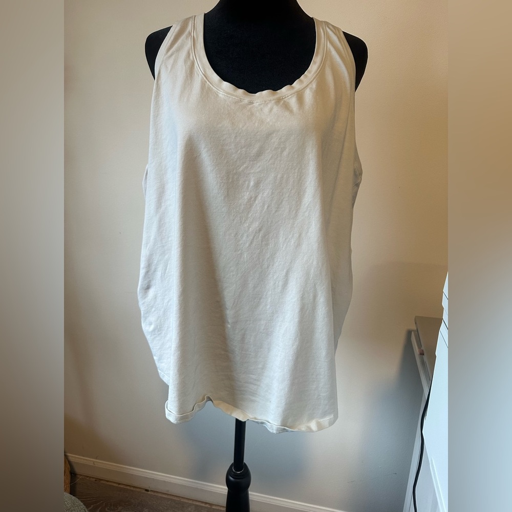 Lululemon love tank size 16